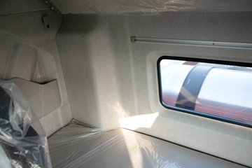 �ൺ��� ӥ�� ������ 14.6L LNG 630���� 6X4 ��ʿ��16�� AMT�Զ��� ǣ����ͼƬ