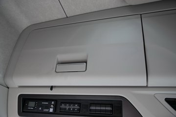 �ൺ��� ӥ�� ������ 14.6L LNG 630���� 6X4 ��ʿ��16�� AMT�Զ��� ǣ����ͼƬ