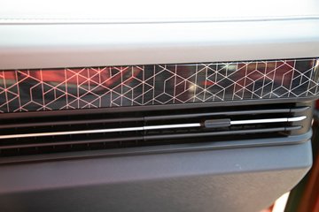 �ൺ��� ӥ�� ������ 14.6L LNG 630���� 6X4 ��ʿ��16�� AMT�Զ��� ǣ����ͼƬ