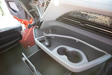 �ൺ��� ӥ�� ������ 14.6L LNG 630���� 6X4 ��ʿ��16�� AMT�Զ��� ǣ����ͼƬ