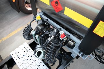 �ൺ��� ӥ�� ������ 14.6L LNG 630���� 6X4 ��ʿ��16�� AMT�Զ��� ǣ����ͼƬ