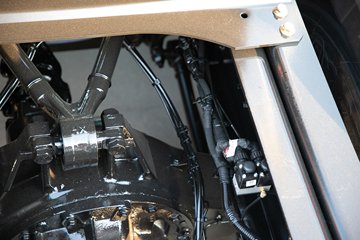 �ൺ��� ӥ�� ������ 14.6L LNG 630���� 6X4 ��ʿ��16�� AMT�Զ��� ǣ����ͼƬ