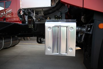 �ൺ��� ӥ�� ������ 14.6L LNG 630���� 6X4 ��ʿ��16�� AMT�Զ��� ǣ����ͼƬ