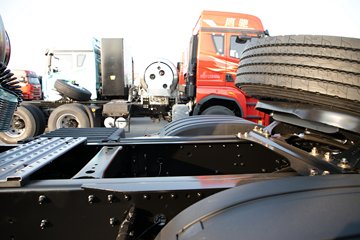 �ൺ��� ӥ�� ������ 14.6L LNG 630���� 6X4 ��ʿ��16�� AMT�Զ��� ǣ����ͼƬ