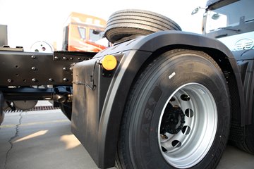 �ൺ��� ӥ�� ������ 14.6L LNG 630���� 6X4 ��ʿ��16�� AMT�Զ��� ǣ����ͼƬ