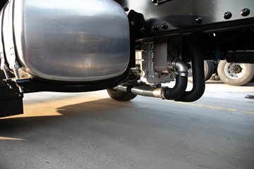 �ൺ��� ӥ�� ������ 14.6L LNG 630���� 6X4 ��ʿ��16�� AMT�Զ��� ǣ����ͼƬ