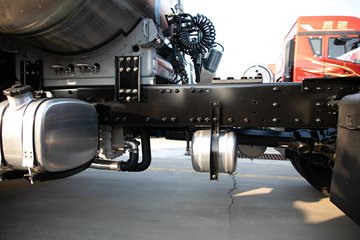 �ൺ��� ӥ�� ������ 14.6L LNG 630���� 6X4 ��ʿ��16�� AMT�Զ��� ǣ����ͼƬ