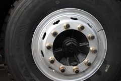 青岛解放 鹰驰 8.2L柴油 380马力 8X4 法士特12档 平顶 5.6米自卸车