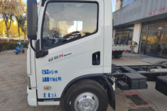 跃进超越H500 大圣 2.5L柴油 180马力 法士特8档 4.2米单排仓栅式轻卡