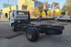 跃进超越H500 大圣 2.5L柴油 180马力 法士特8档 4.2米单排仓栅式轻卡