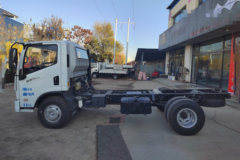 跃进超越H500 大圣 2.5L柴油 180马力 法士特8档 4.2米单排仓栅式轻卡