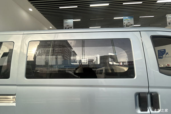 优惠0.05万 郑州市跨越星光电动封闭厢货火热促销中 优惠0.05万 郑州市跨越星光电动封闭厢货火热促销中