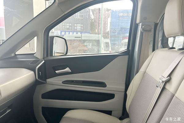 购跨越星光电动封闭厢货 享高达1.3万优惠