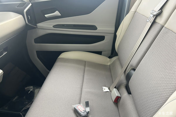 购跨越星光电动封闭厢货 享高达1.4万优惠