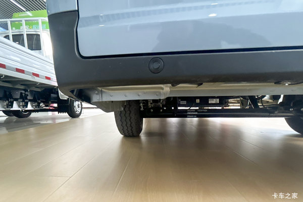 购跨越星光电动封闭厢货 享高达1.4万优惠