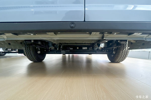 跨越星光电动封闭厢货限时促销中 优惠0.3万