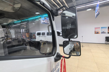 ���� ������D6-M ���ܰ� 142���� 4.17�׵��������ῨͼƬ