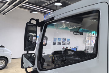 ���� ������D6-M ���ܰ� 142���� 4.17�׵��������ῨͼƬ