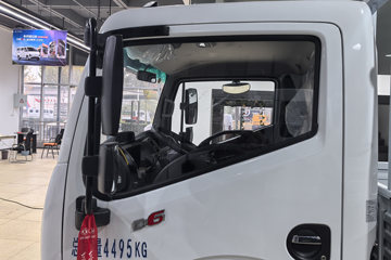 ���� ������D6-M ���ܰ� 142���� 4.17�׵��������ῨͼƬ