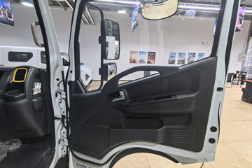 ���� ������D6-M ���ܰ� 142���� 4.17�׵��������ῨͼƬ