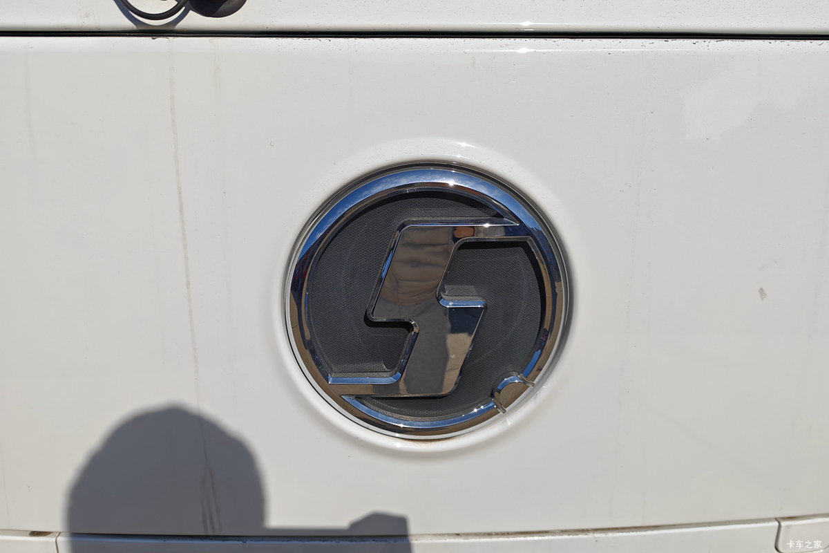 �������ó� ����S300 ���а� 4.5T 4.18�׵��Ŵ��綯��դʽ�Ῠ(�㴨���)(��ɲ)100.07kWh���