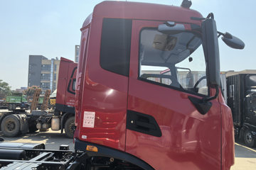 �������KR ��Ӣ�� 4.8L���� 240���� 4X2 ��ʿ��8�� 6.8�������ػ���ͼƬ