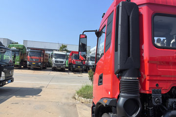 �������KR ��Ӣ�� 4.8L���� 240���� 4X2 ��ʿ��8�� 6.8�������ػ���ͼƬ