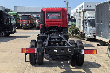 �������KR ��Ӣ�� 4.8L���� 240���� 4X2 ��ʿ��8�� 6.8�������ػ���ͼƬ