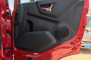 �������KR ��Ӣ�� 4.8L���� 240���� 4X2 ��ʿ��8�� 6.8�������ػ���ͼƬ