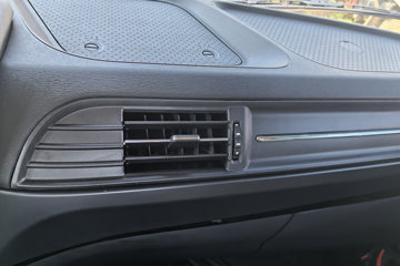 �������KR ��Ӣ�� 4.8L���� 240���� 4X2 ��ʿ��8�� 6.8�������ػ���ͼƬ