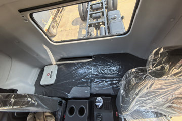 �������KR ��Ӣ�� 4.8L���� 240���� 4X2 ��ʿ��8�� 6.8�������ػ���ͼƬ