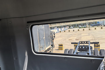 �������KR ��Ӣ�� 4.8L���� 240���� 4X2 ��ʿ��8�� 6.8�������ػ���ͼƬ