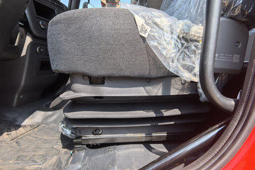 �������KR ��Ӣ�� 4.8L���� 240���� 4X2 ��ʿ��8�� 6.8�������ػ���ͼƬ