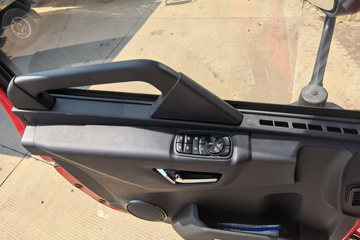 �������KR ��Ӣ�� 4.8L���� 240���� 4X2 ��ʿ��8�� 6.8�������ػ���ͼƬ