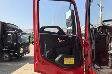 �������KR ��Ӣ�� 4.8L���� 240���� 4X2 ��ʿ��8�� 6.8�������ػ���ͼƬ