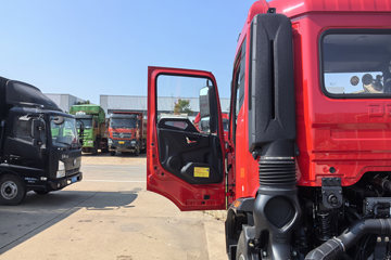 �������KR ��Ӣ�� 4.8L���� 240���� 4X2 ��ʿ��8�� 6.8�������ػ���ͼƬ