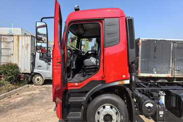 �������KR ��Ӣ�� 4.8L���� 240���� 4X2 ��ʿ��8�� 6.8�������ػ���ͼƬ