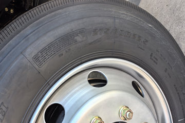 �������KR ��Ӣ�� 4.8L���� 240���� 4X2 ��ʿ��8�� 6.8�������ػ���ͼƬ