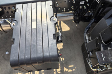 �������KR ��Ӣ�� 4.8L���� 240���� 4X2 ��ʿ��8�� 6.8�������ػ���ͼƬ