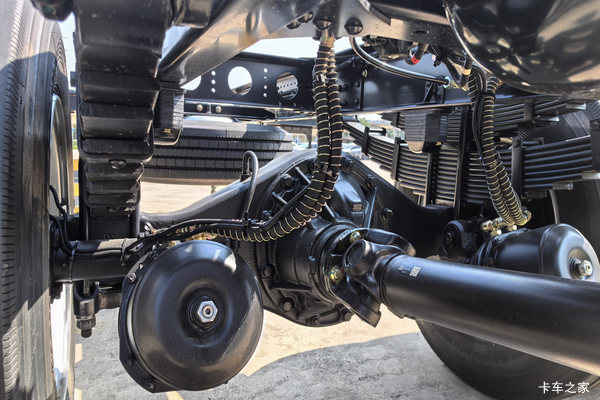 东风商用车重庆嘉峰马年新春优惠促销中