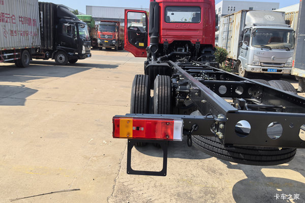 东风商用车重庆嘉峰马年新春优惠促销中