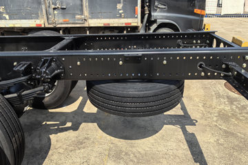 �������KR ��Ӣ�� 4.8L���� 240���� 4X2 ��ʿ��8�� 6.8�������ػ���ͼƬ