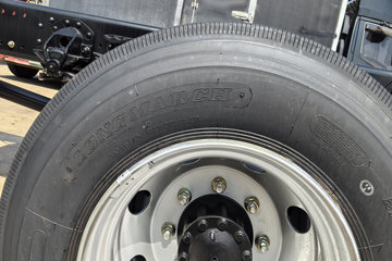 �������KR ��Ӣ�� 4.8L���� 240���� 4X2 ��ʿ��8�� 6.8�������ػ���ͼƬ