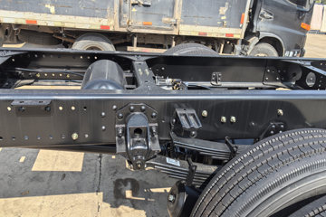 �������KR ��Ӣ�� 4.8L���� 240���� 4X2 ��ʿ��8�� 6.8�������ػ���ͼƬ