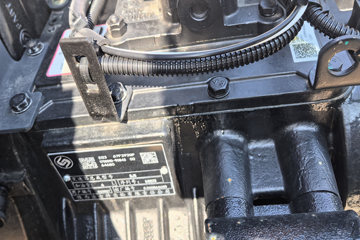 �������KR ��Ӣ�� 4.8L���� 240���� 4X2 ��ʿ��8�� 6.8�������ػ���ͼƬ