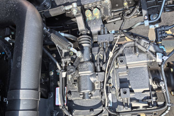 �������KR ��Ӣ�� 4.8L���� 240���� 4X2 ��ʿ��8�� 6.8�������ػ���ͼƬ