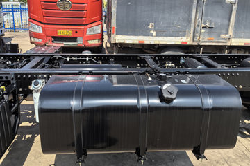 �������KR ��Ӣ�� 4.8L���� 240���� 4X2 ��ʿ��8�� 6.8�������ػ���ͼƬ