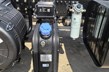 �������KR ��Ӣ�� 4.8L���� 240���� 4X2 ��ʿ��8�� 6.8�������ػ���ͼƬ