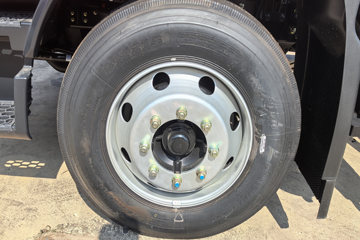 �������KR ��Ӣ�� 4.8L���� 240���� 4X2 ��ʿ��8�� 6.8�������ػ���ͼƬ