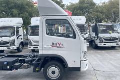 福田奥铃V卡 2.3L柴油 142马力 万里扬5档 4.17米单排厢式微卡